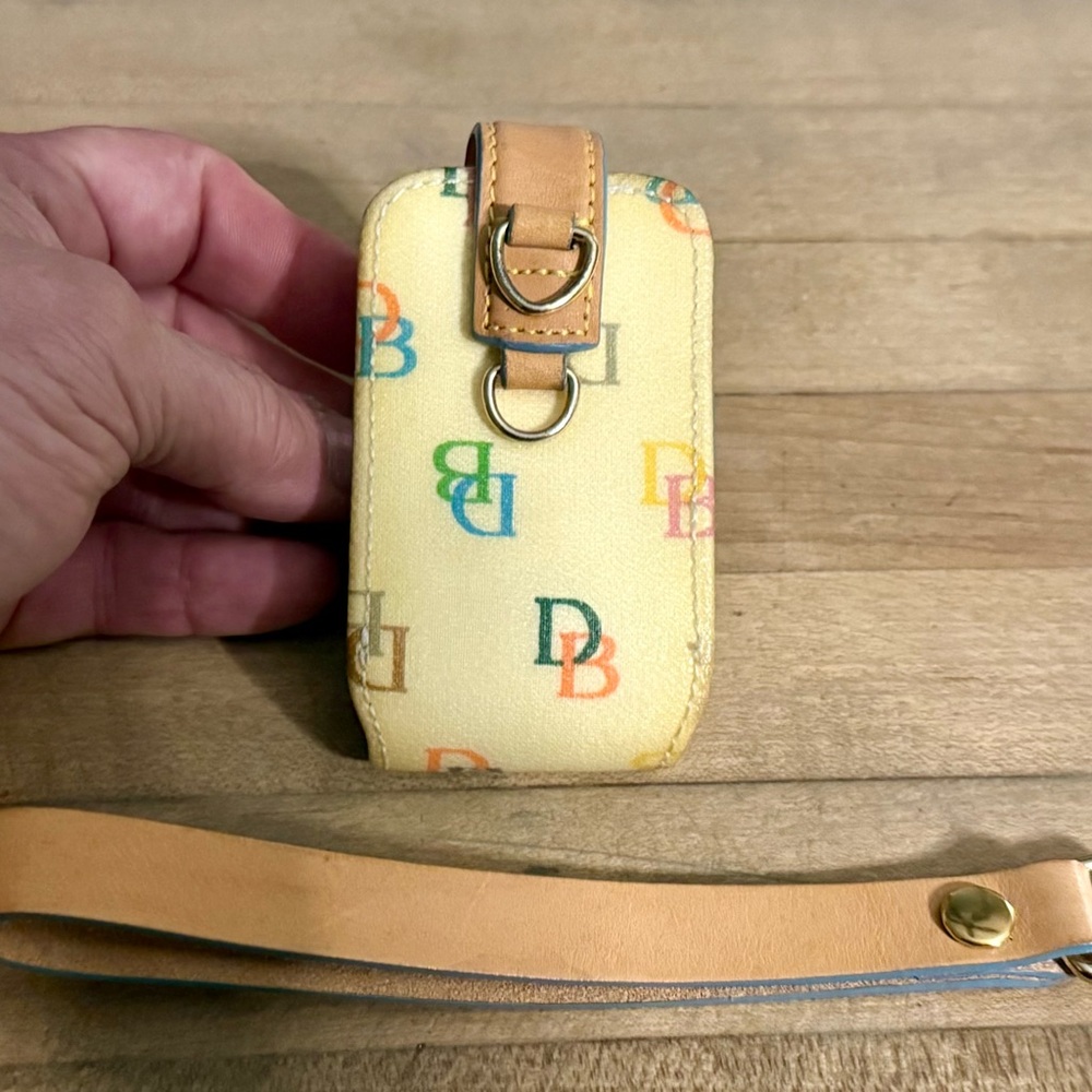 Dooney & Bourke Cream Canvas & Vachetta Leather Wristlet Phone Case - Picture 5 of 6